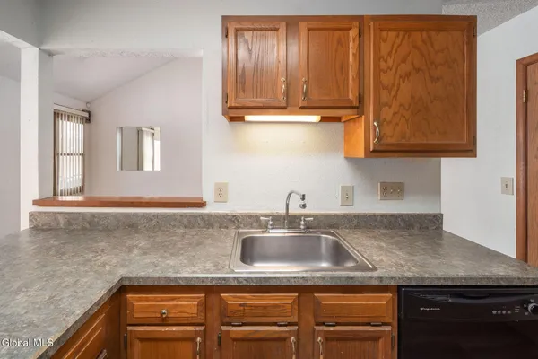 $249,900 | 641 Top Ridge Drive, Guilderland, NY 12203