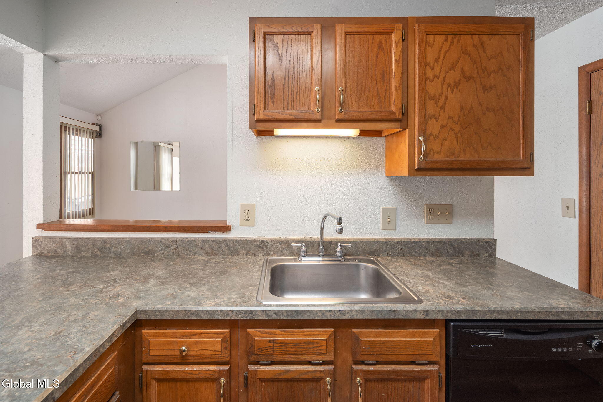 641 Top Ridge Drive Guilderland, NY 12203 - Photo 13 of 50 16-641RopRidgeRd_16