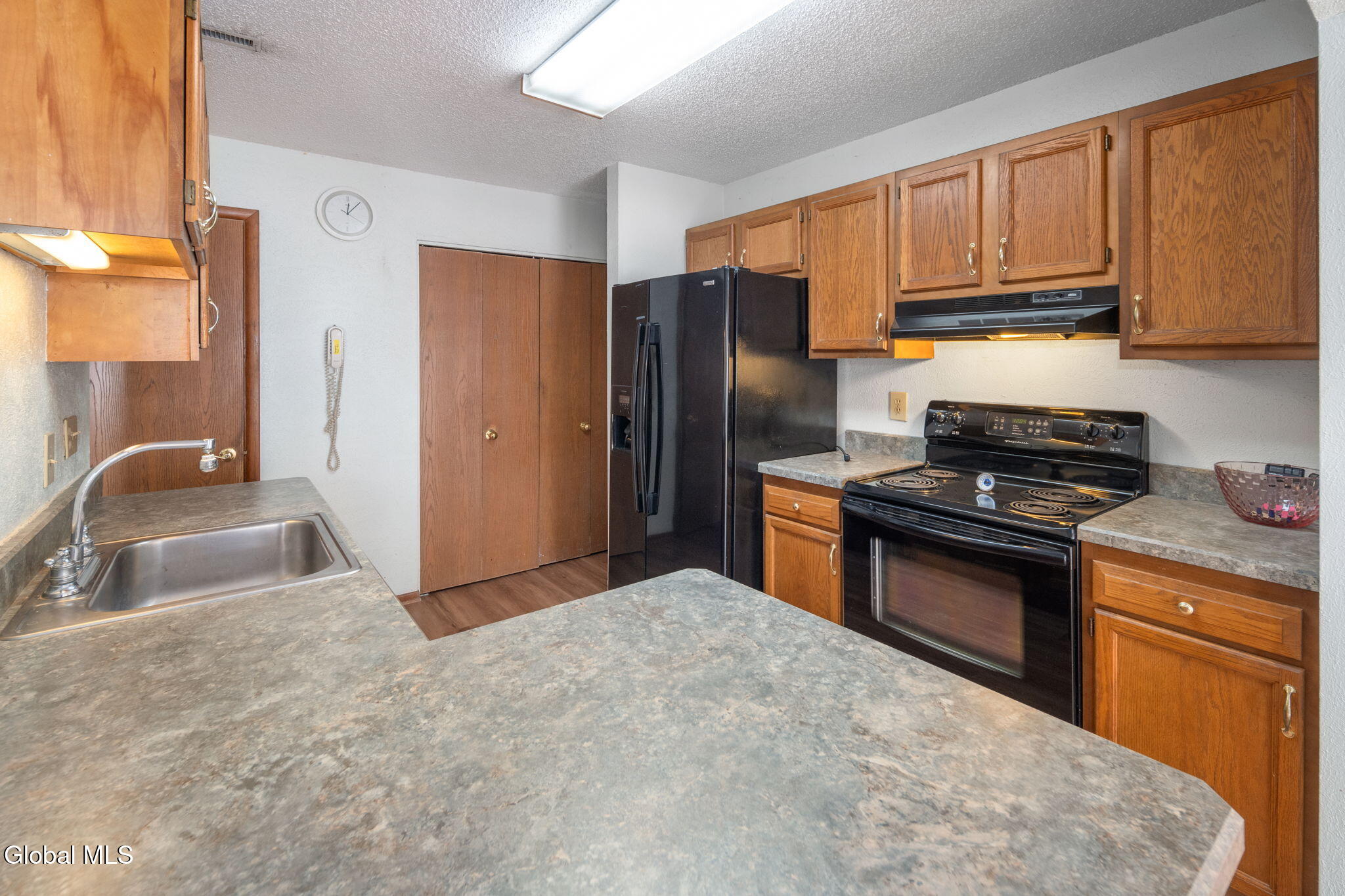 641 Top Ridge Drive Guilderland, NY 12203 - Photo 14 of 50 17-641RopRidgeRd_17