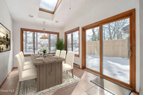 $249,900 | 641 Top Ridge Drive, Guilderland, NY 12203