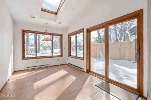 $249,900 | 641 Top Ridge Drive, Guilderland, NY 12203