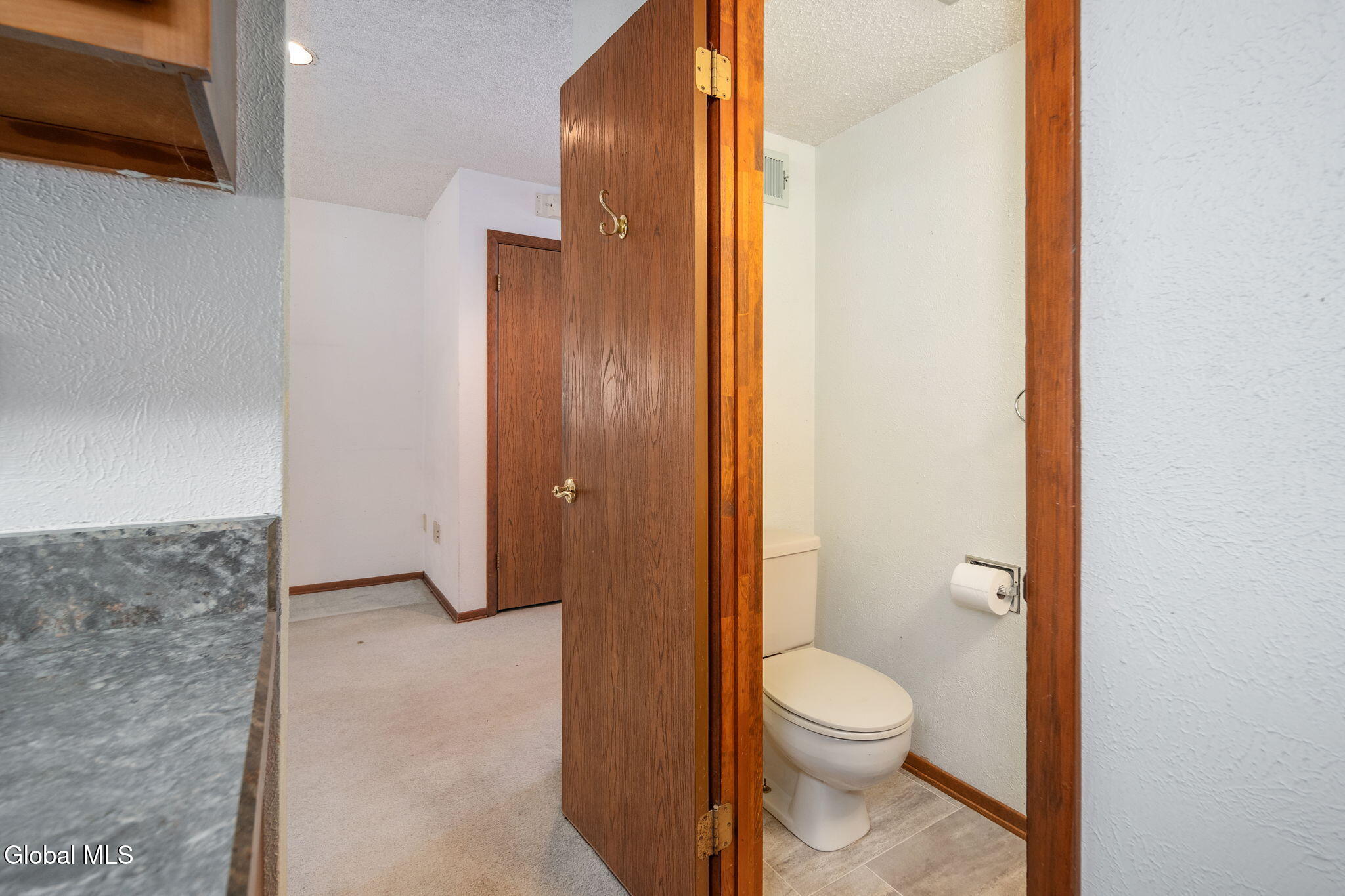 641 Top Ridge Drive Guilderland, NY 12203 - Photo 20 of 50 22-641RopRidgeRd_22