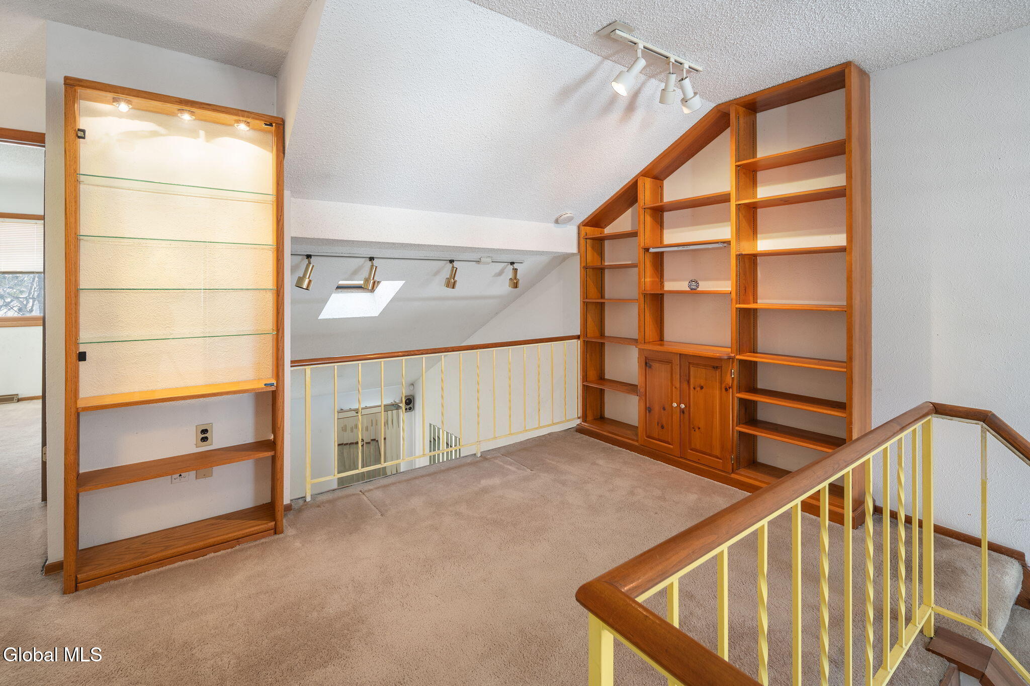 641 Top Ridge Drive Guilderland, NY 12203 - Photo 25 of 50 25-641RopRidgeRd_25