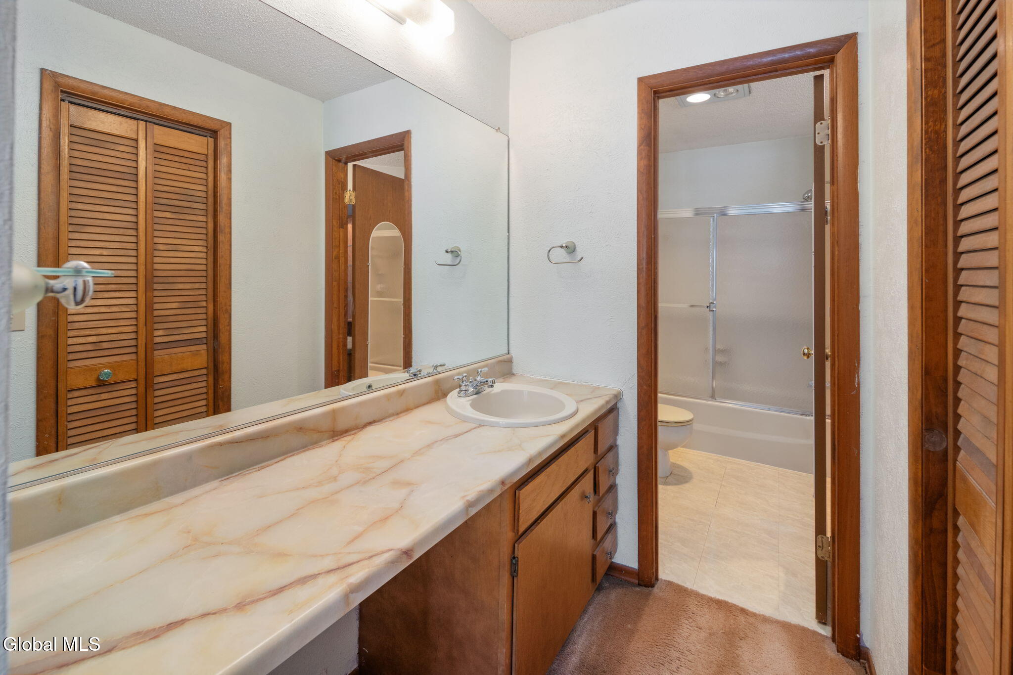 641 Top Ridge Drive Guilderland, NY 12203 - Photo 33 of 50 31-641RopRidgeRd_31