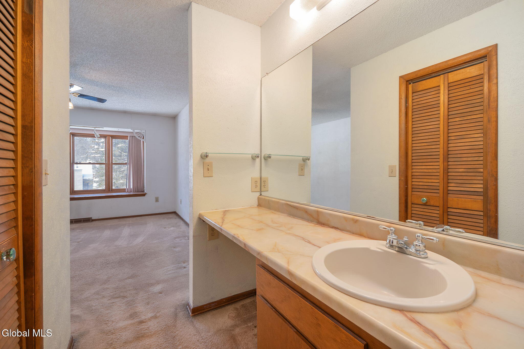 641 Top Ridge Drive Guilderland, NY 12203 - Photo 34 of 50 32-641RopRidgeRd_32