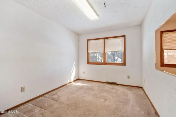 $249,900 | 641 Top Ridge Drive, Guilderland, NY 12203