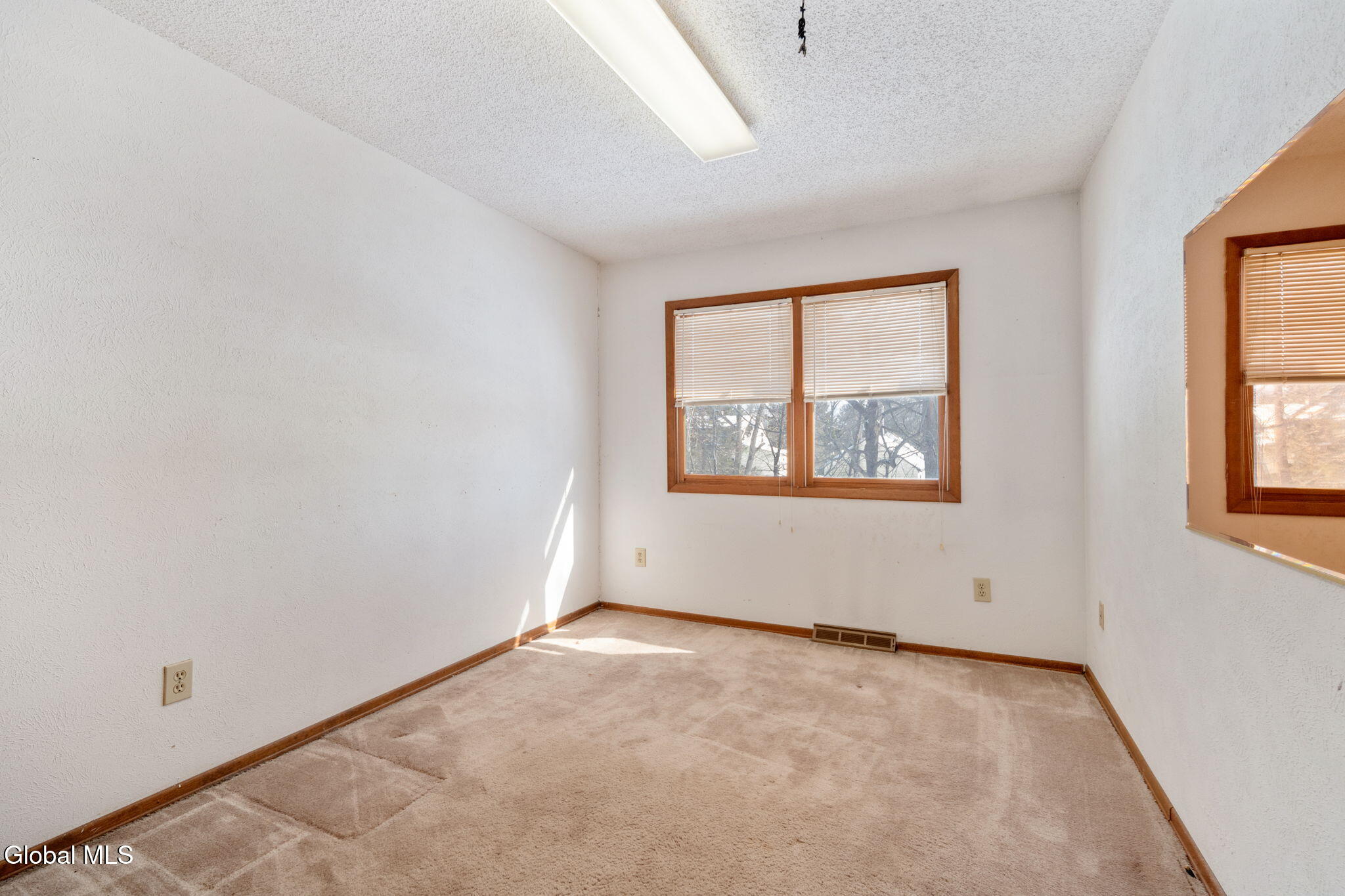 641 Top Ridge Drive Guilderland, NY 12203 - Photo 37 of 50 35-641RopRidgeRd_35