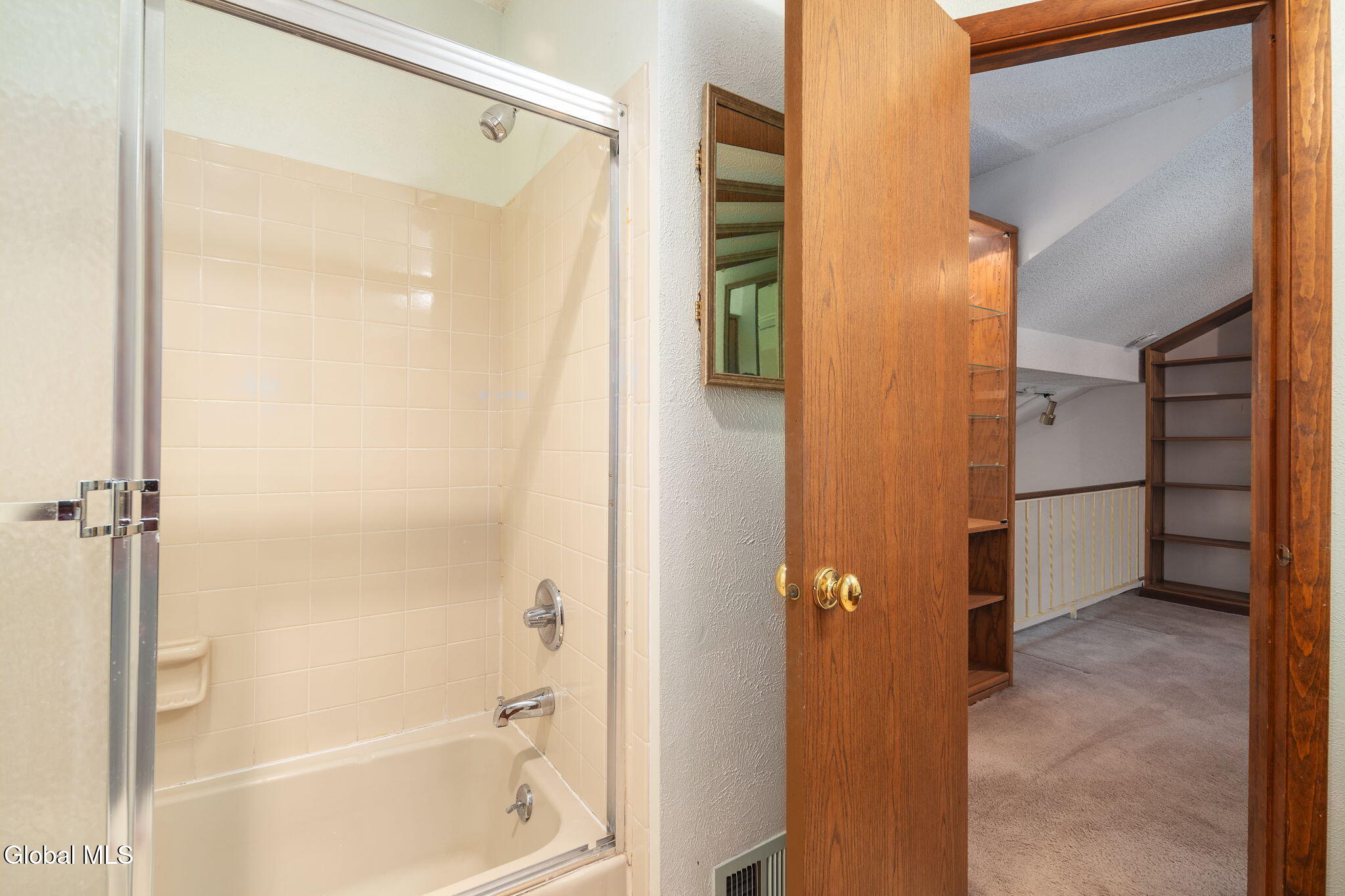 641 Top Ridge Drive Guilderland, NY 12203 - Photo 39 of 50 34-641RopRidgeRd_34