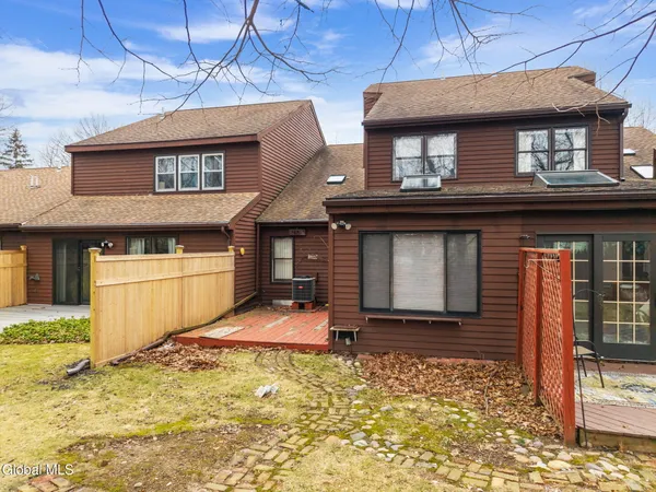 $249,900 | 641 Top Ridge Drive, Guilderland, NY 12203