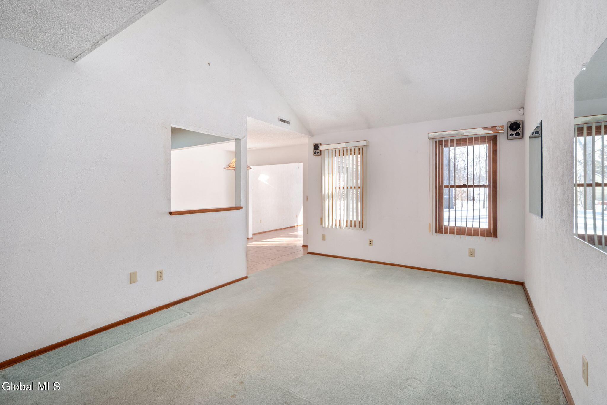 641 Top Ridge Drive Guilderland, NY 12203 - Photo 4 of 50 7-641RopRidgeRd_07