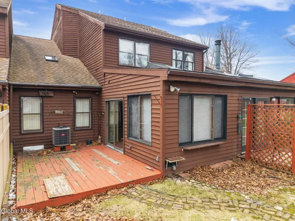 $249,900 | 641 Top Ridge Drive, Guilderland, NY 12203