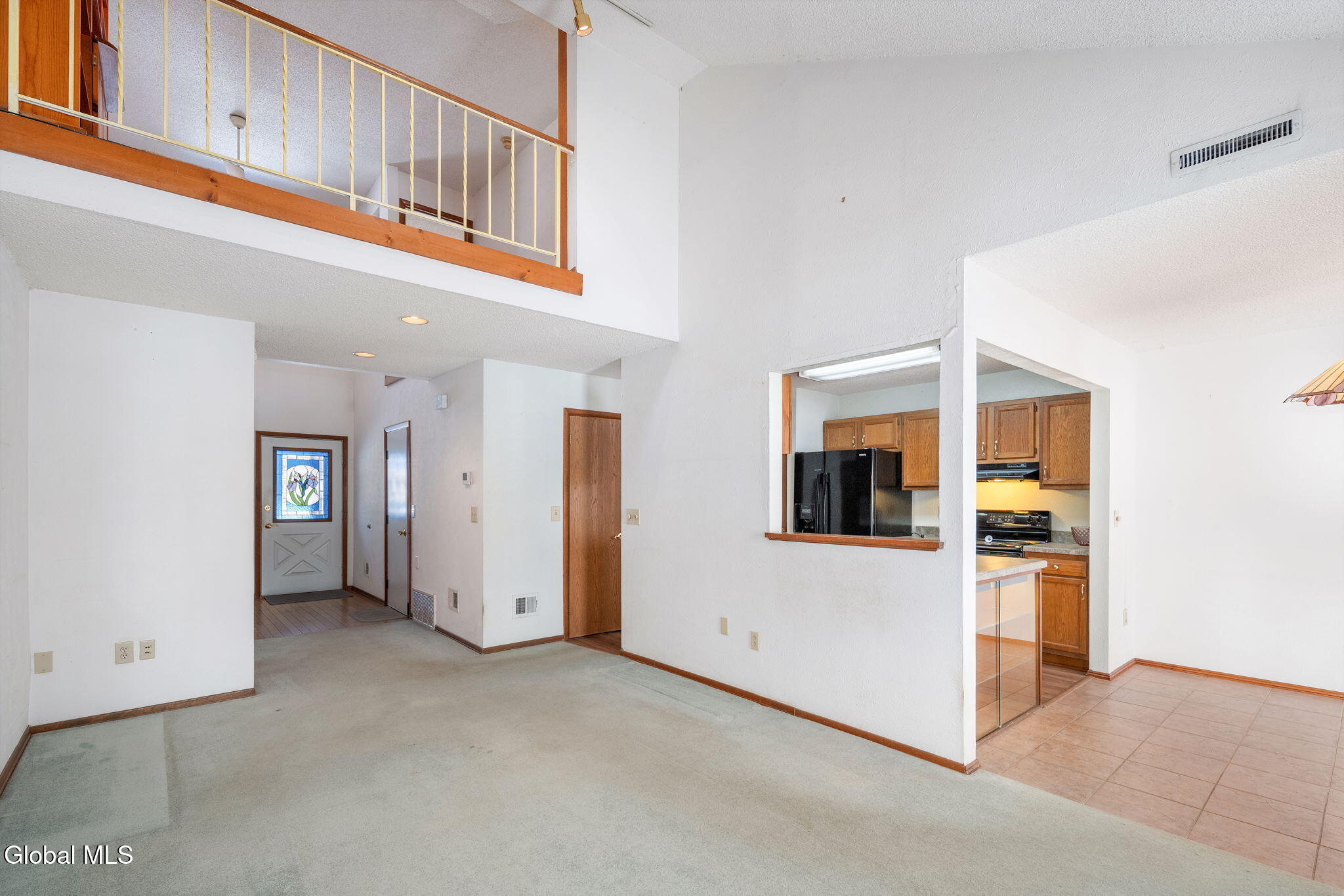 641 Top Ridge Drive Guilderland, NY 12203 - Photo 5 of 50 8-641RopRidgeRd_08