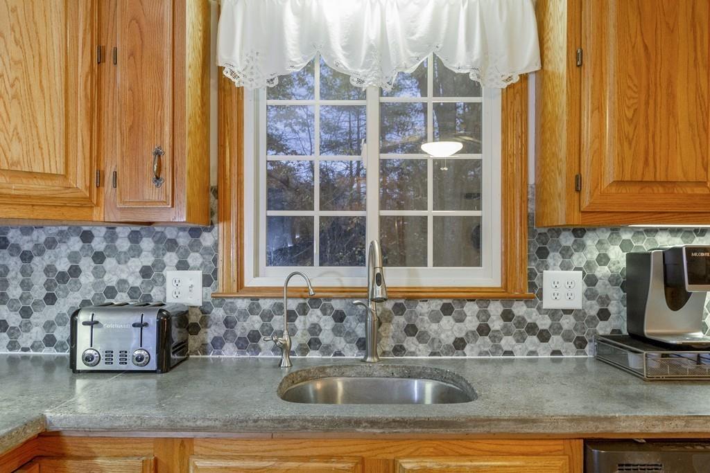 2 Tucker Road Norfolk, MA 02056 - Photo 8 of 38 Gallery Image 8