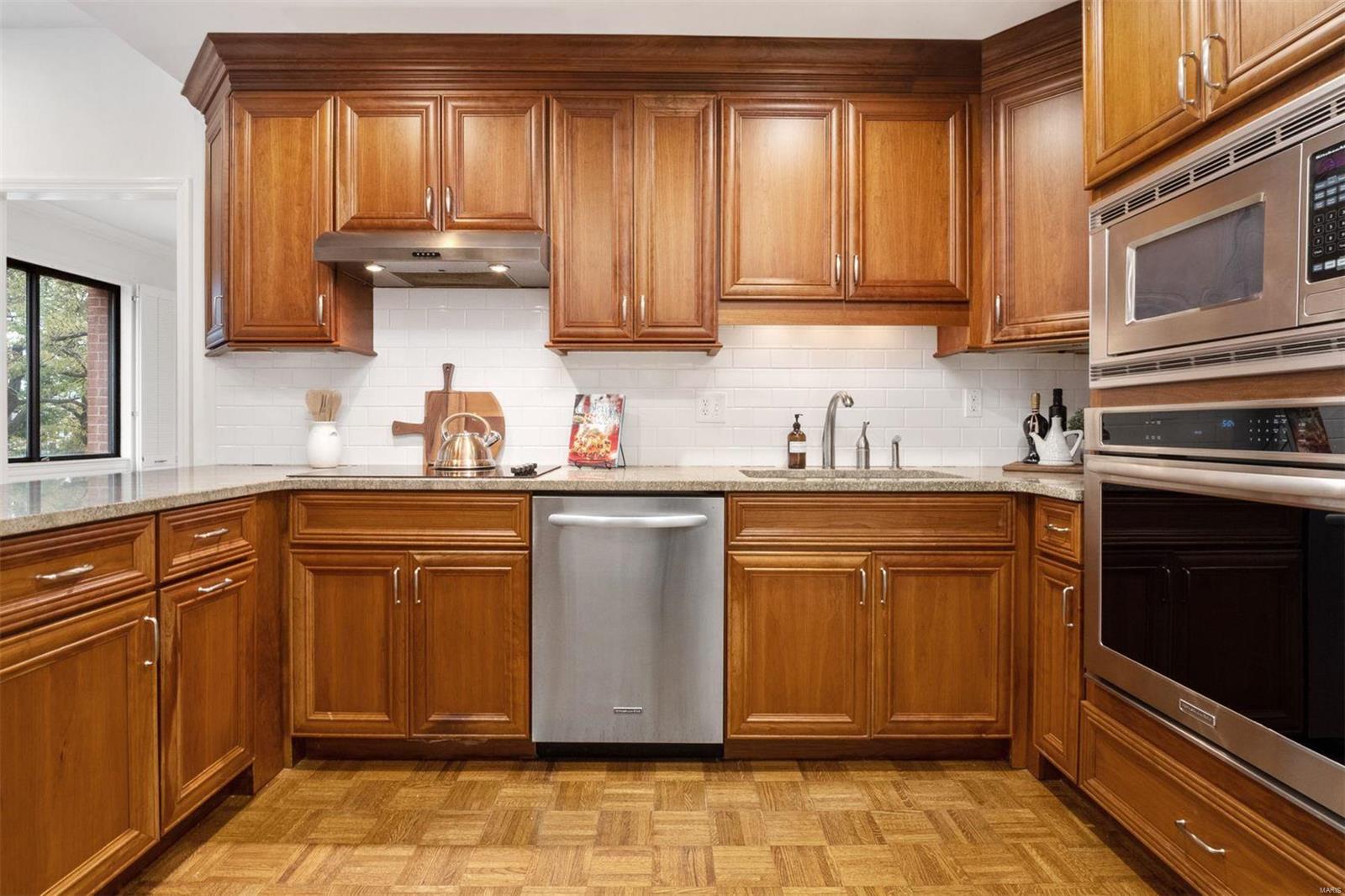 816 South Hanley Road, Unit 2A Clayton, MO 63105 - Photo 8 of 27 Gallery Image 8