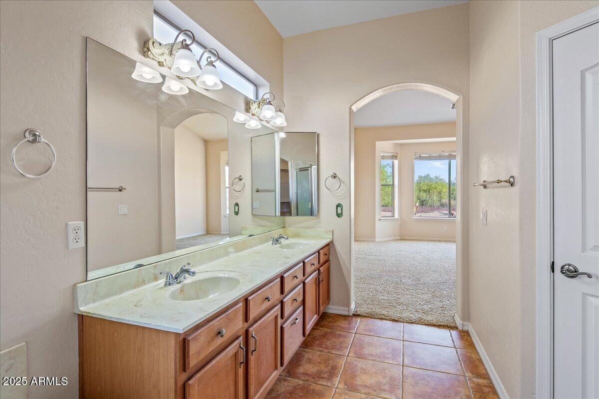 4534 East Sleepy Ranch Road Cave Creek, AZ 85331 - Photo 23 of 36 Primary Bath ~ Vanities