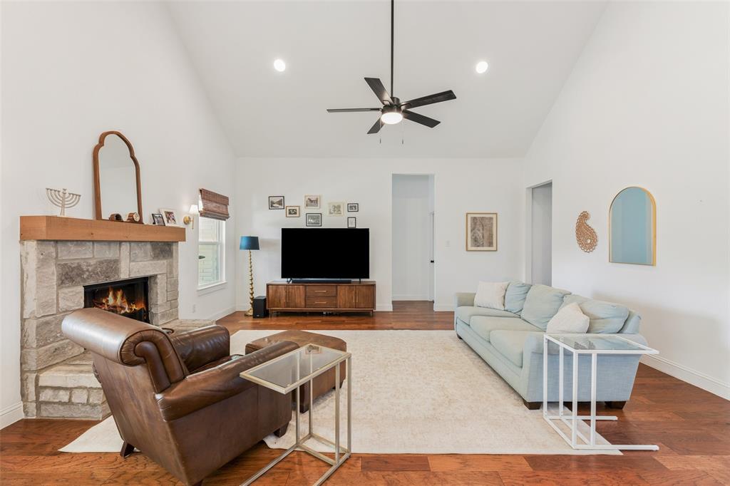 180 Lucky Ridge Lane Boyd, TX 76023 - Photo 7 of 38 Gallery Image 7