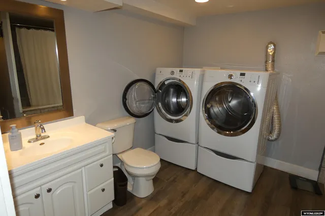 $299,900 | 189 West Sunrise Street, Guernsey, WY 82214