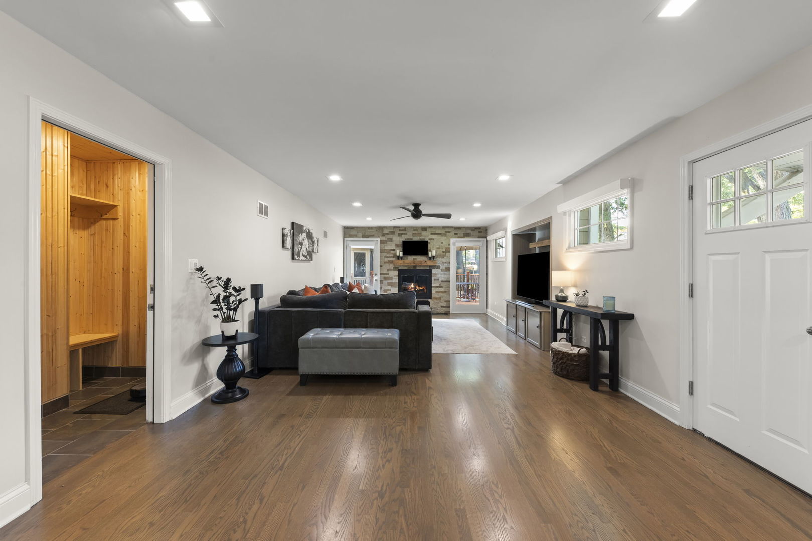 305 Richard Road Naperville, IL 60540 - Photo 14 of 48