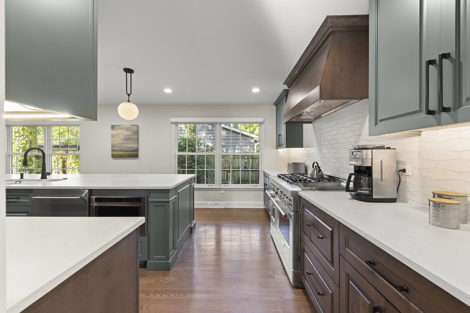 305 Richard Road Naperville, IL 60540 - Photo 3 of 48