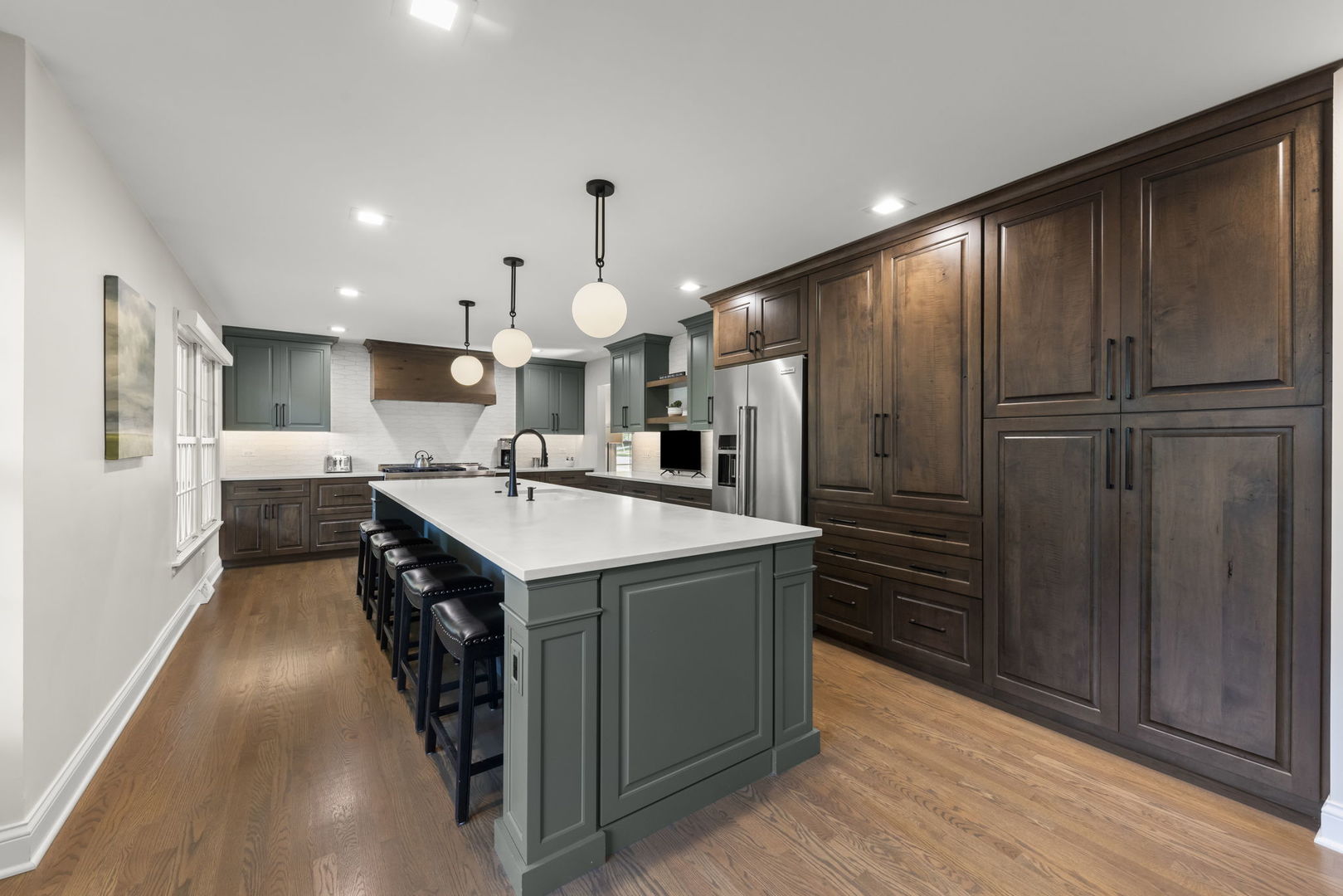 305 Richard Road Naperville, IL 60540 - Photo 8 of 48