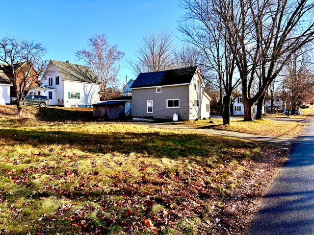 $139,000 | 8 Western Avenue, East Millinocket, ME 04430
