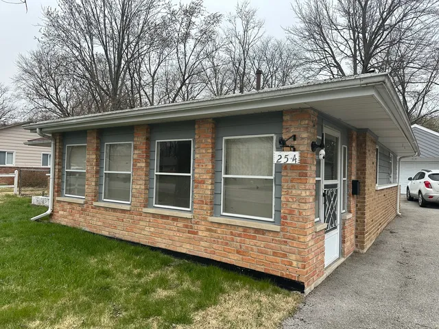 $112,500 | 254 Blackhawk Drive, Park Forest, IL 60466