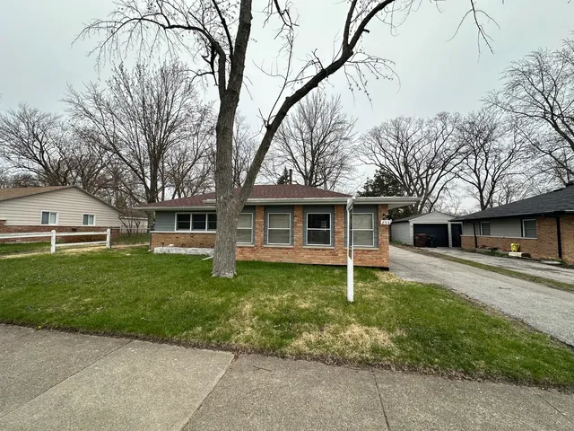 $112,500 | 254 Blackhawk Drive, Park Forest, IL 60466