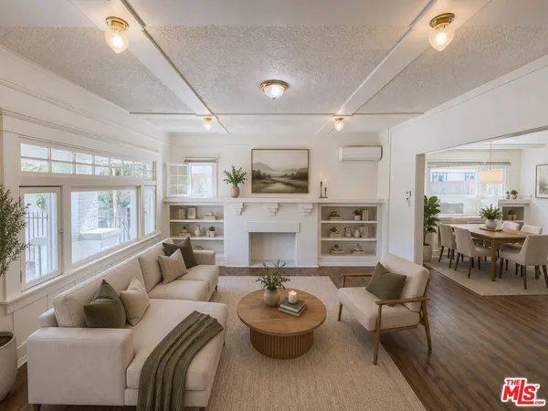 $2,800 | 860 West 56th Street, Los Angeles, CA 90037