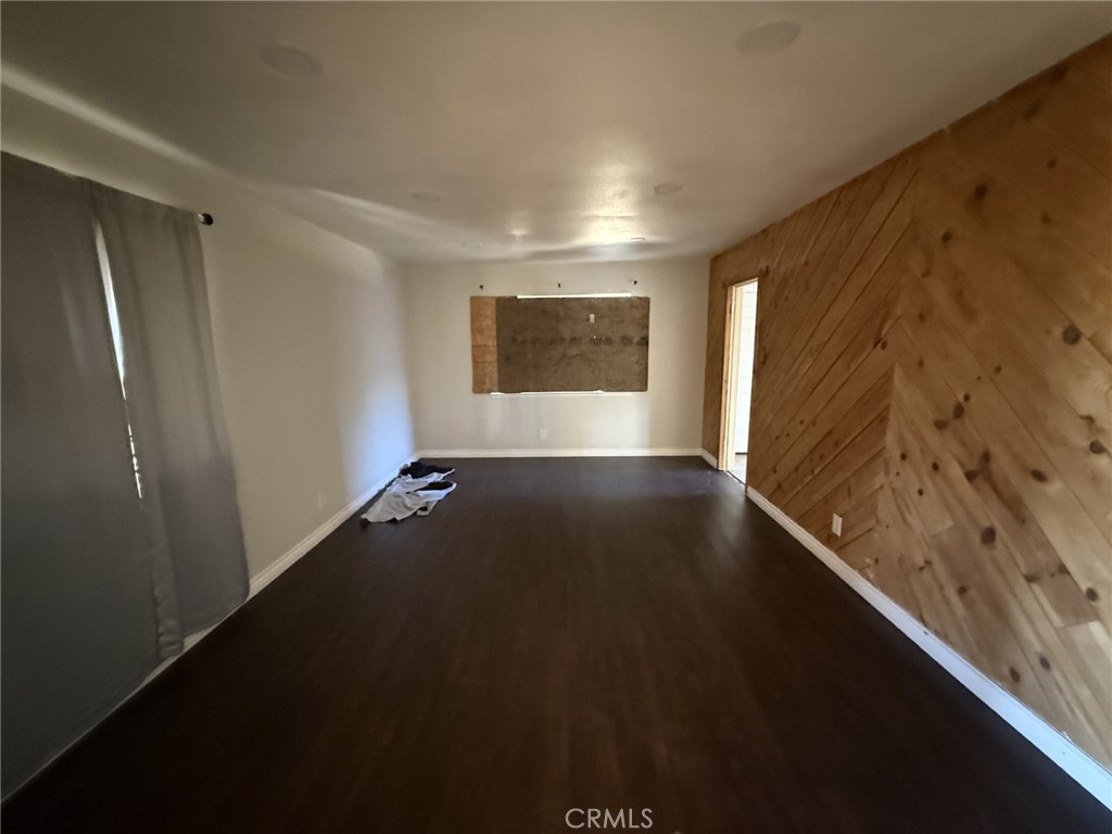 5623 Montgomery Street Riverside, CA 92503 - Photo 3 of 20