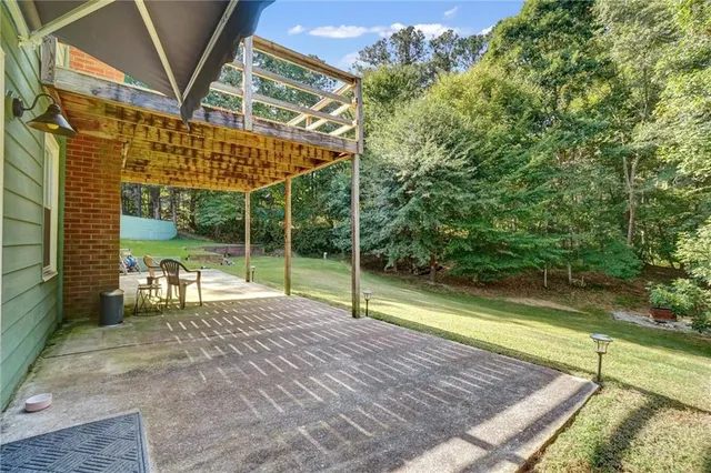 a house view with a outdoor space