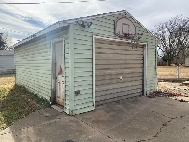 $49,900 | 1301 South 2nd Street, Arkansas City, KS 67005
