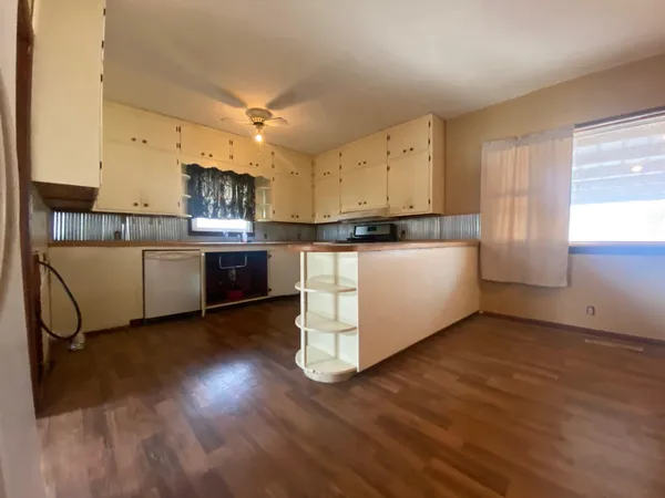 $49,900 | 1301 South 2nd Street, Arkansas City, KS 67005