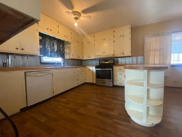 $49,900 | 1301 South 2nd Street, Arkansas City, KS 67005