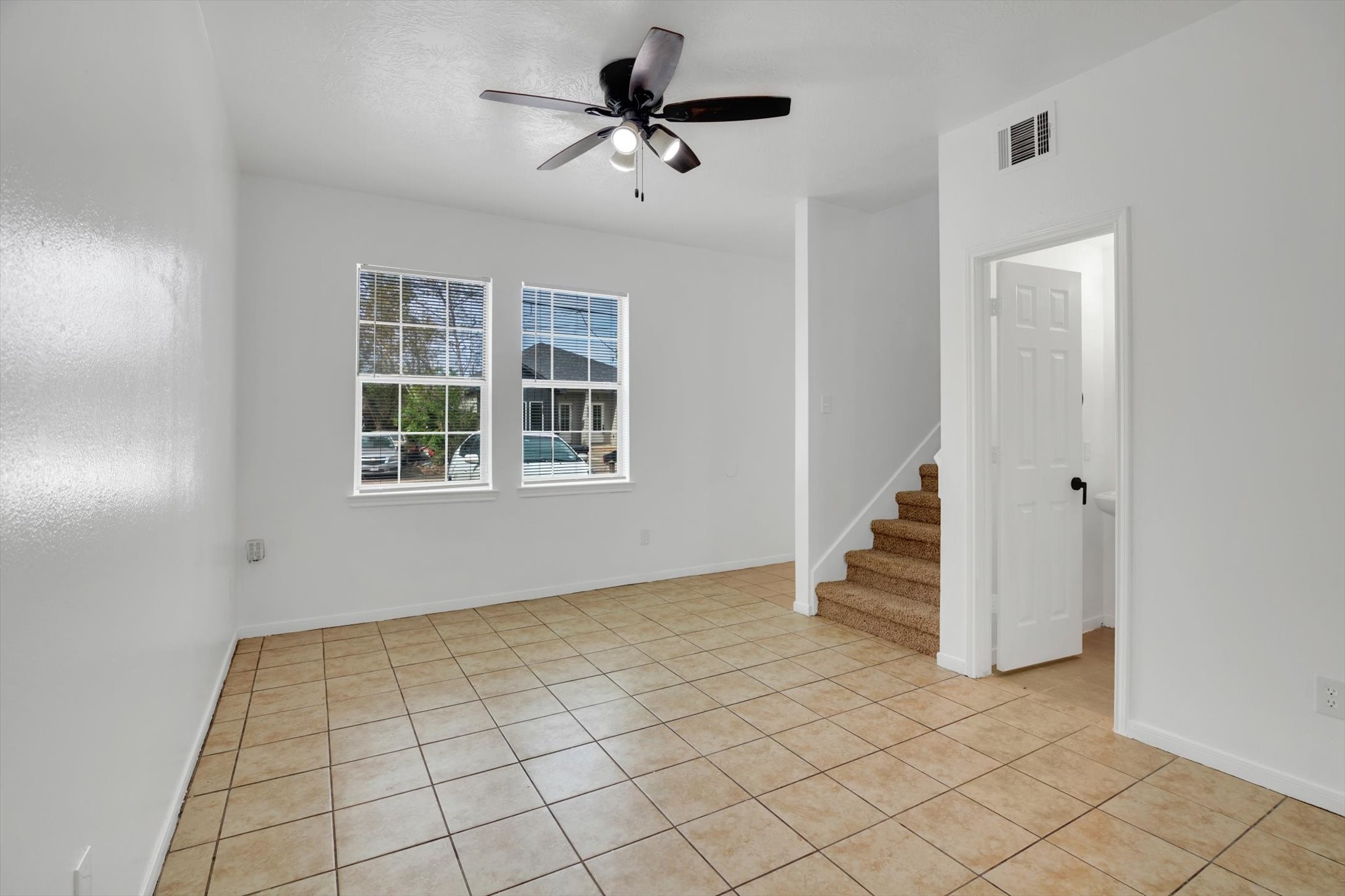 6933 Liverpool Street Houston, TX 77021 - Photo 7 of 26