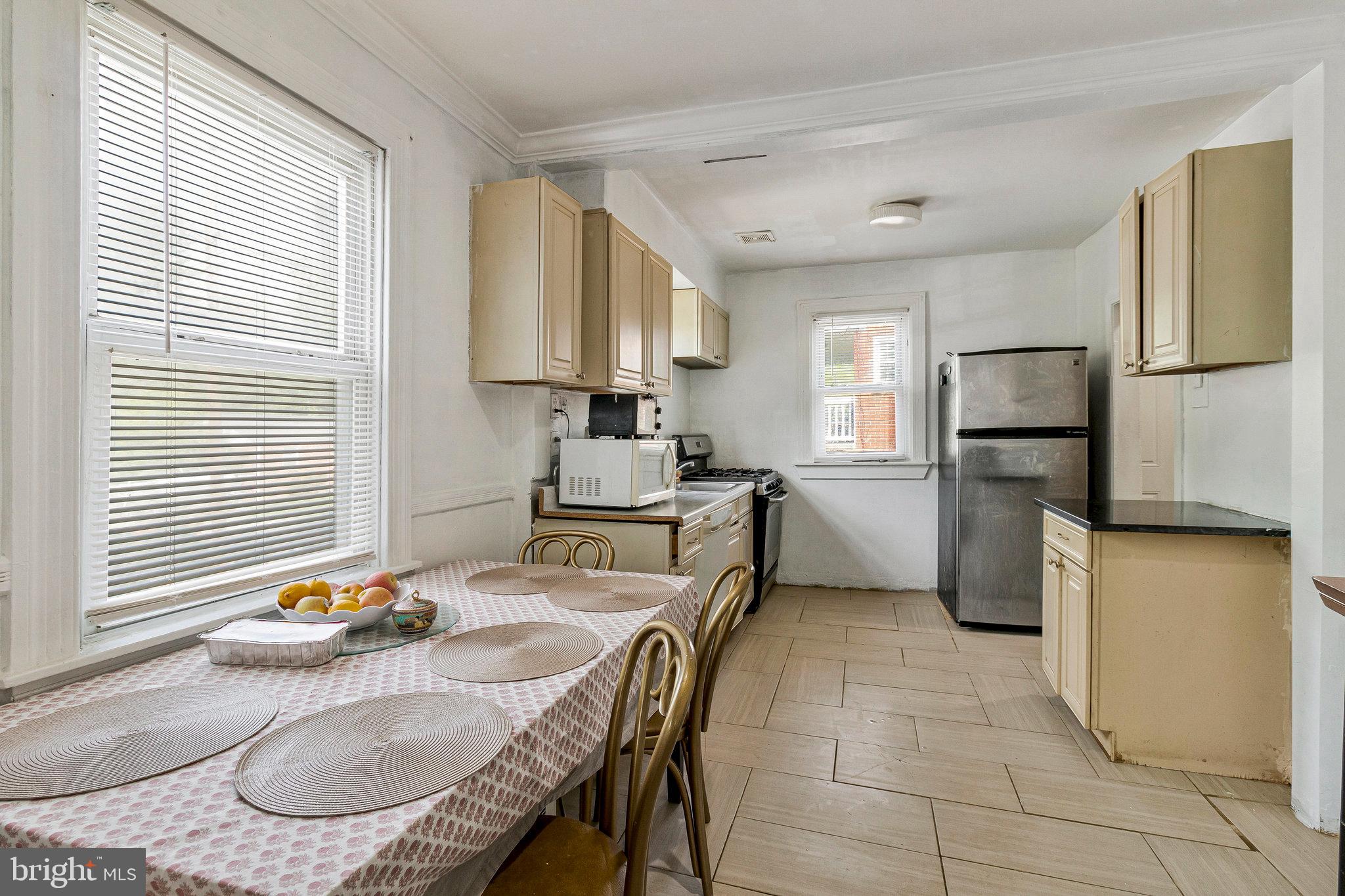 8909 Glenville Road Silver Spring, MD 20901 - Photo 3 of 10 Gallery Image 3