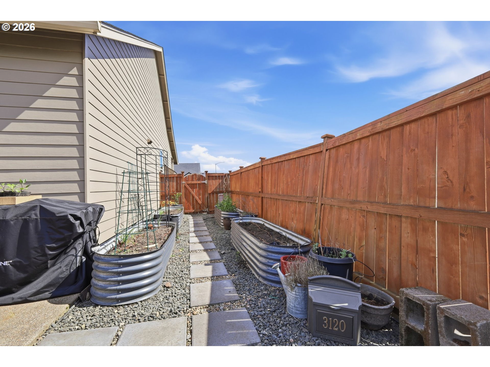 1076 South 40th Place Springfield, OR 97478 - Photo 36 of 47