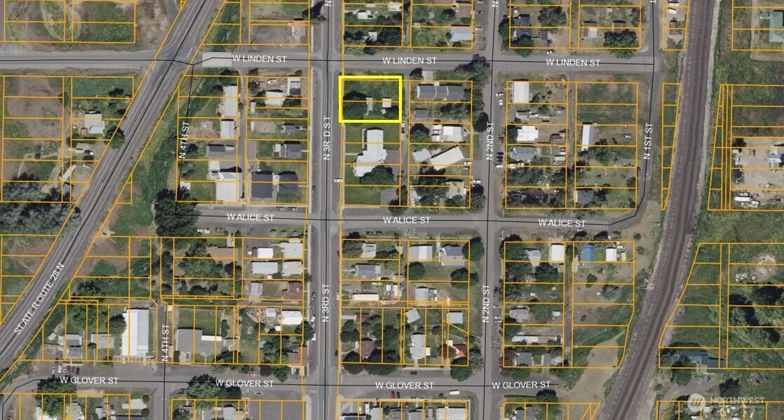 208 North 3rd Street Harrington, WA 99134 - Photo 16 of 16 front view of a glass building