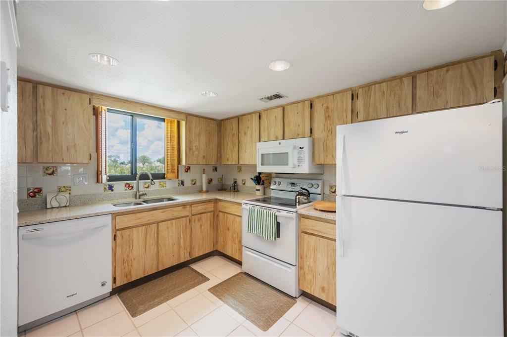 5050 Marianne Key Road, Unit 1B Punta Gorda, FL 33955 - Photo 7 of 46