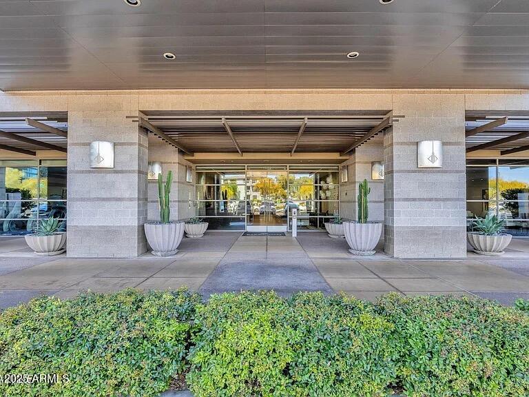 15215 North Kierland Boulevard, Unit 103 Scottsdale, AZ 85254 - Photo 12 of 20