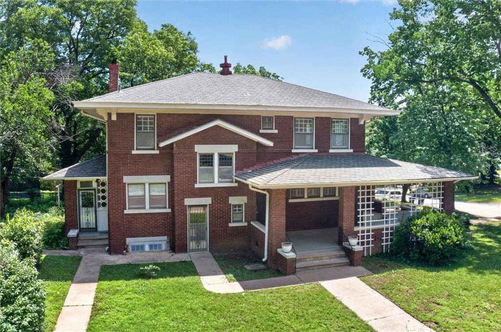 400 East Locust Street Independence, KS 67301 - Photo 1 of 54