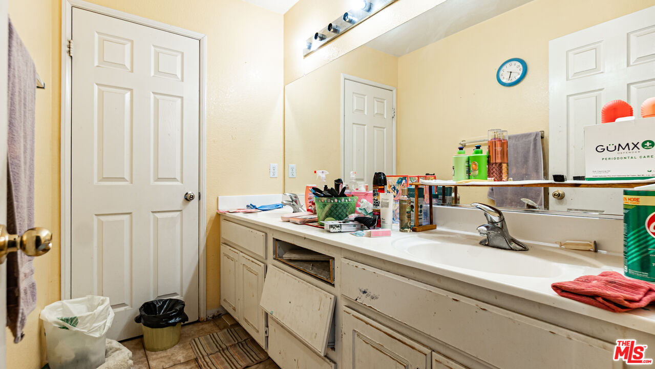 12590 Mango Lane Riverside, CA 92503 - Photo 24 of 46