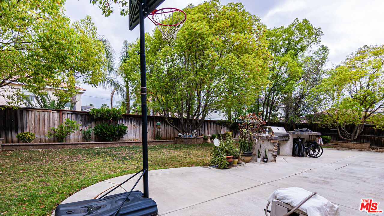 12590 Mango Lane Riverside, CA 92503 - Photo 31 of 46