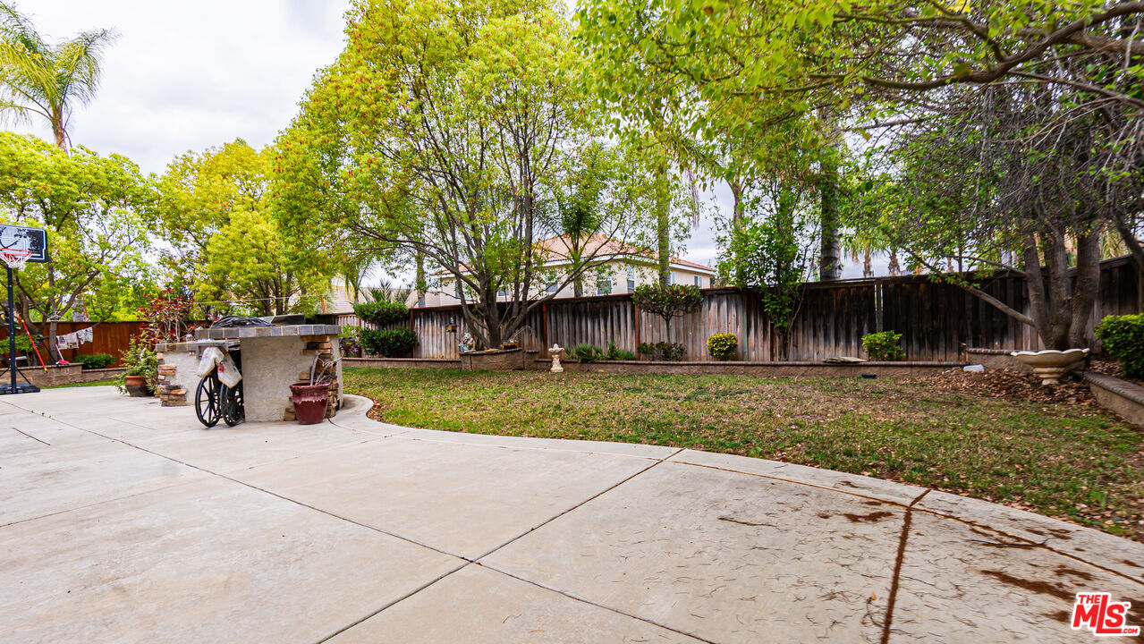 12590 Mango Lane Riverside, CA 92503 - Photo 36 of 46