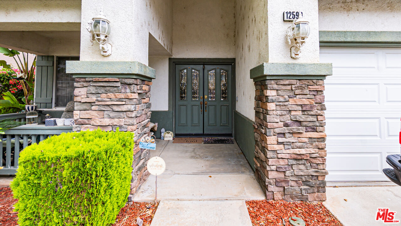 12590 Mango Lane Riverside, CA 92503 - Photo 4 of 46