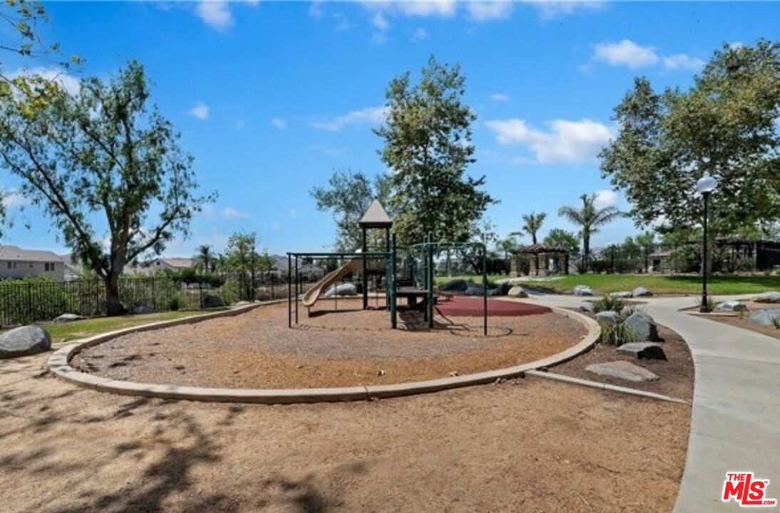 12590 Mango Lane Riverside, CA 92503 - Photo 44 of 46