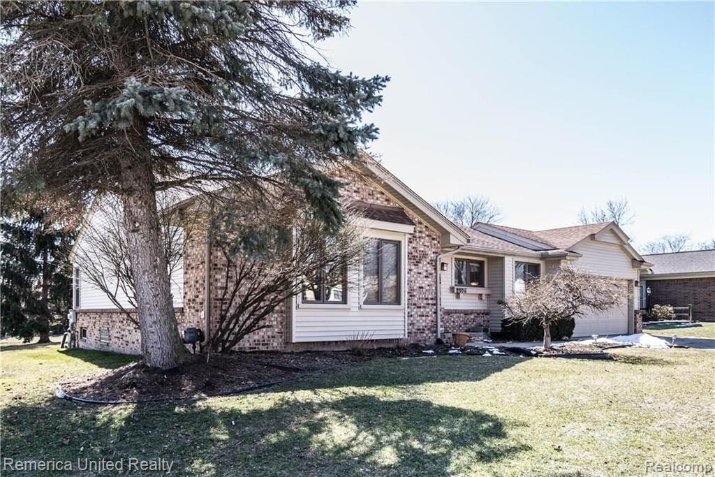 2105 Warrington Road Rochester Hills, MI 48307 - Photo 3 of 36