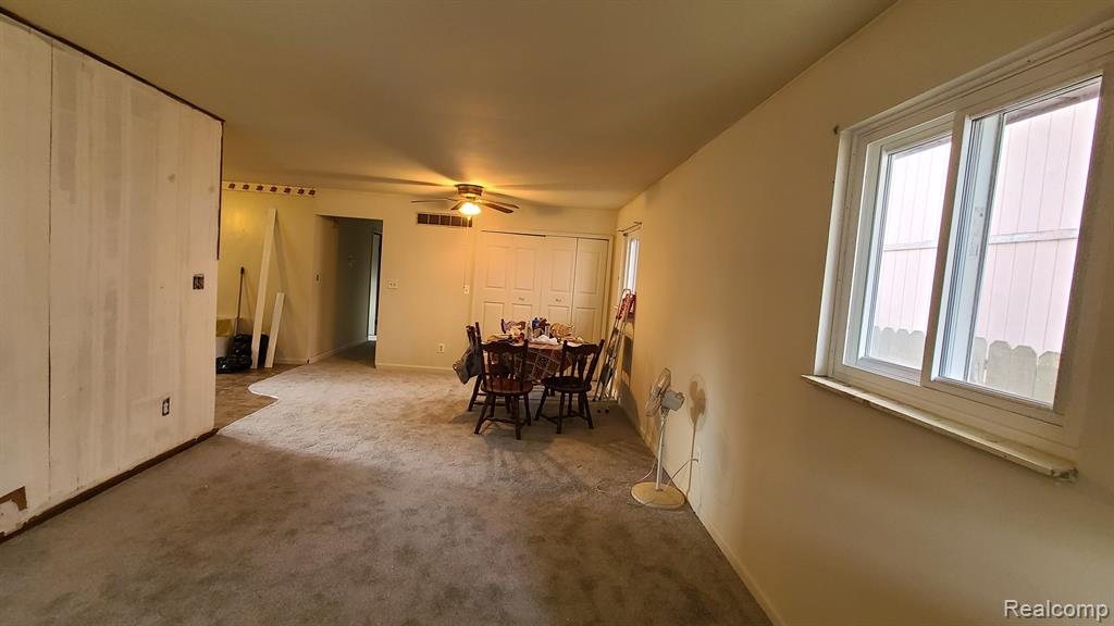8261 Toepfer Road Warren, MI 48089 - Photo 5 of 17