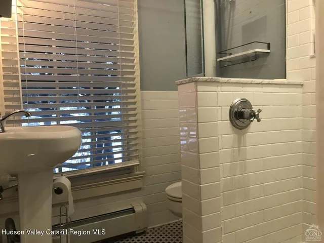 $3,950 | 9 Market Street, Athens, NY 12015