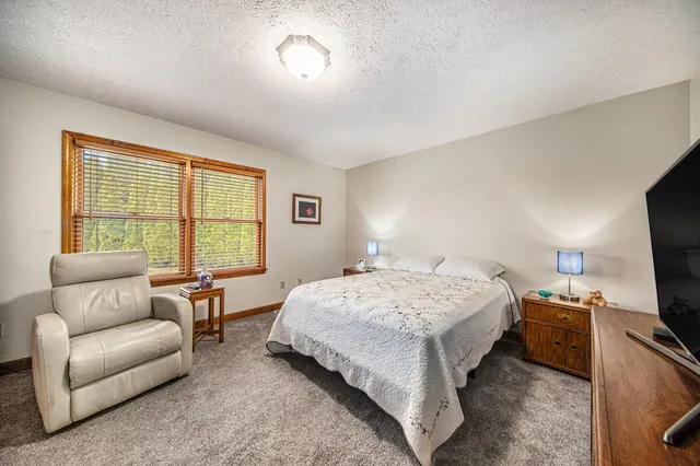 $299,900 | 5501 Donavon Drive, Jackson, MI 49201