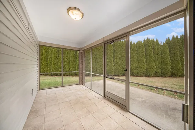 $299,900 | 5501 Donavon Drive, Jackson, MI 49201